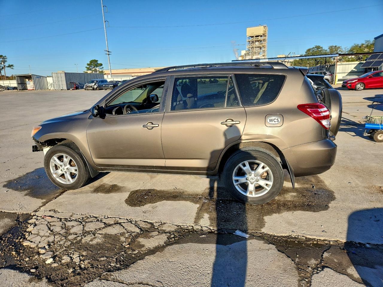 2011 TOYOTA RAV4 photo 2