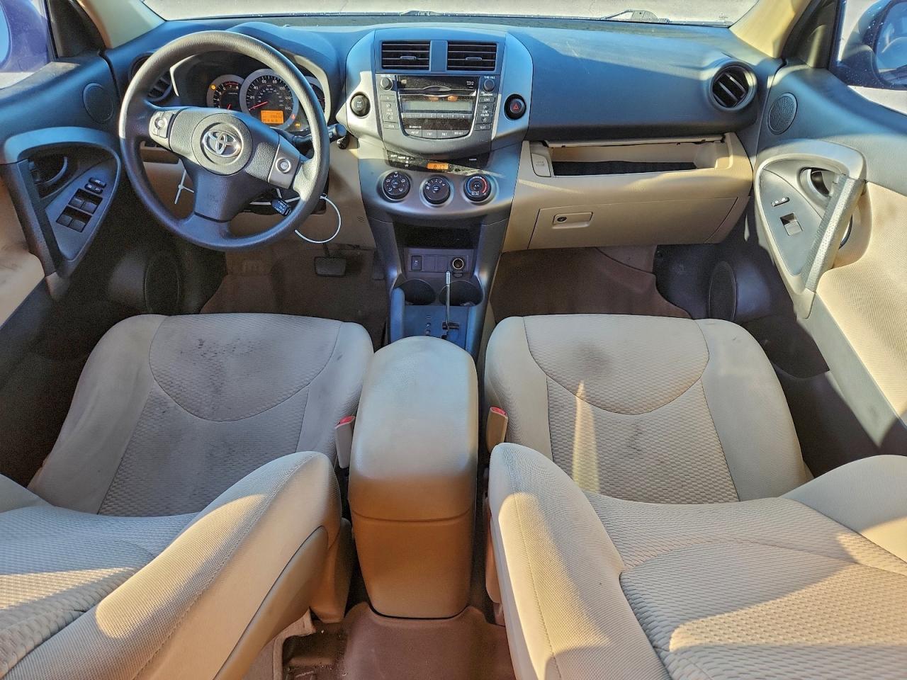 2011 TOYOTA RAV4 photo 8