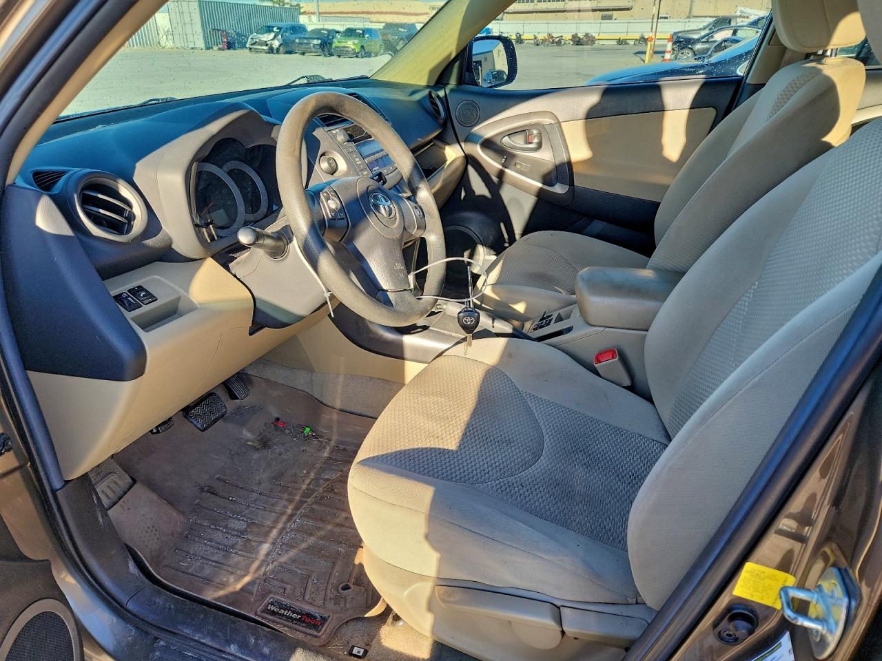 2011 TOYOTA RAV4 photo 7