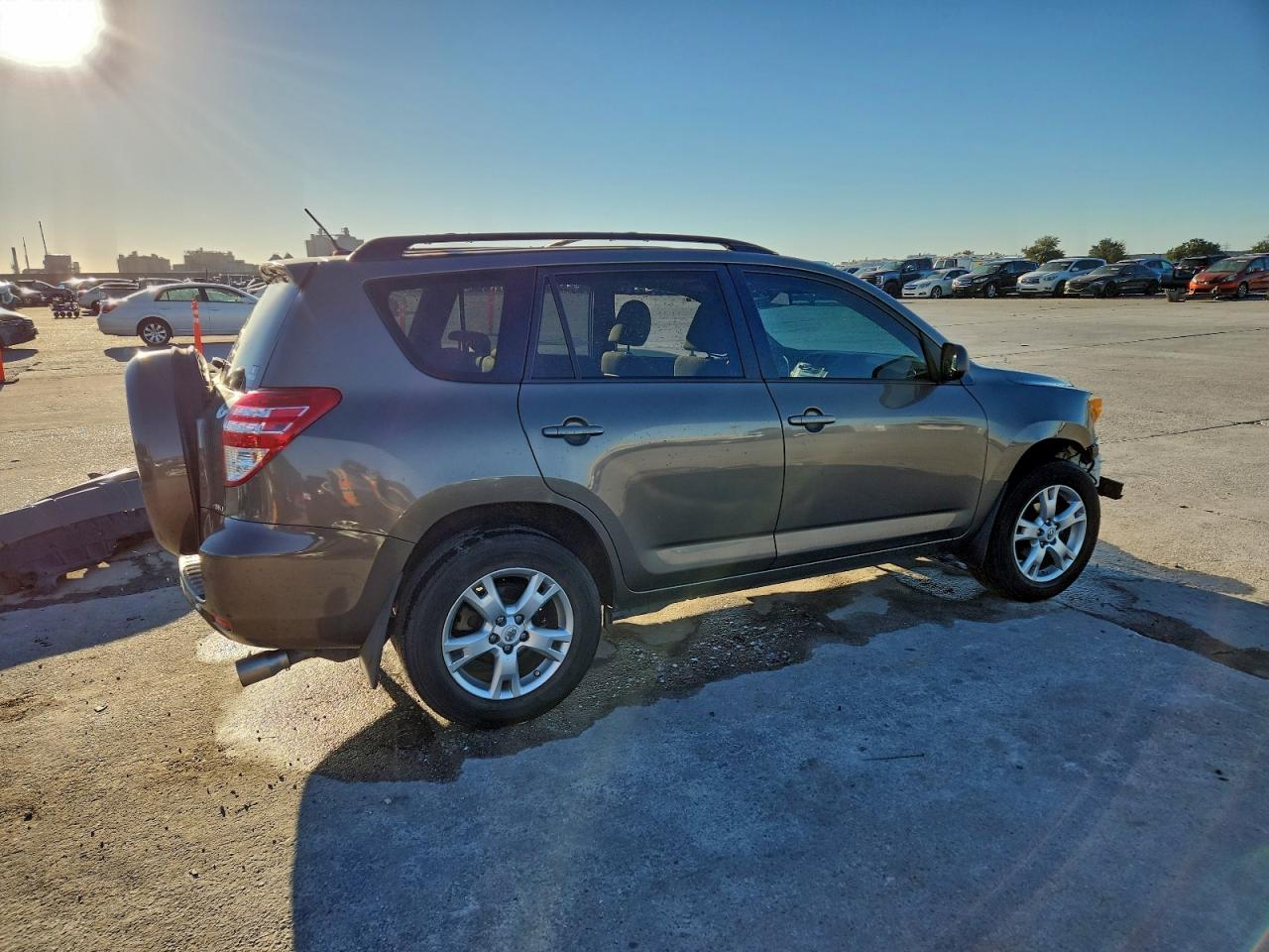 2011 TOYOTA RAV4 photo 3