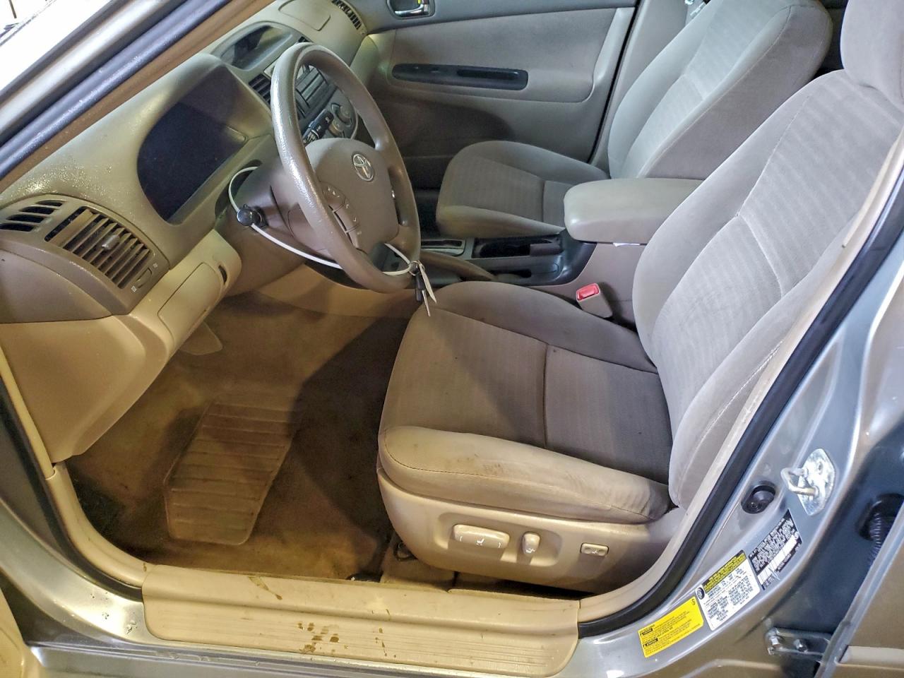 2006 TOYOTA CAMRY LE photo 7