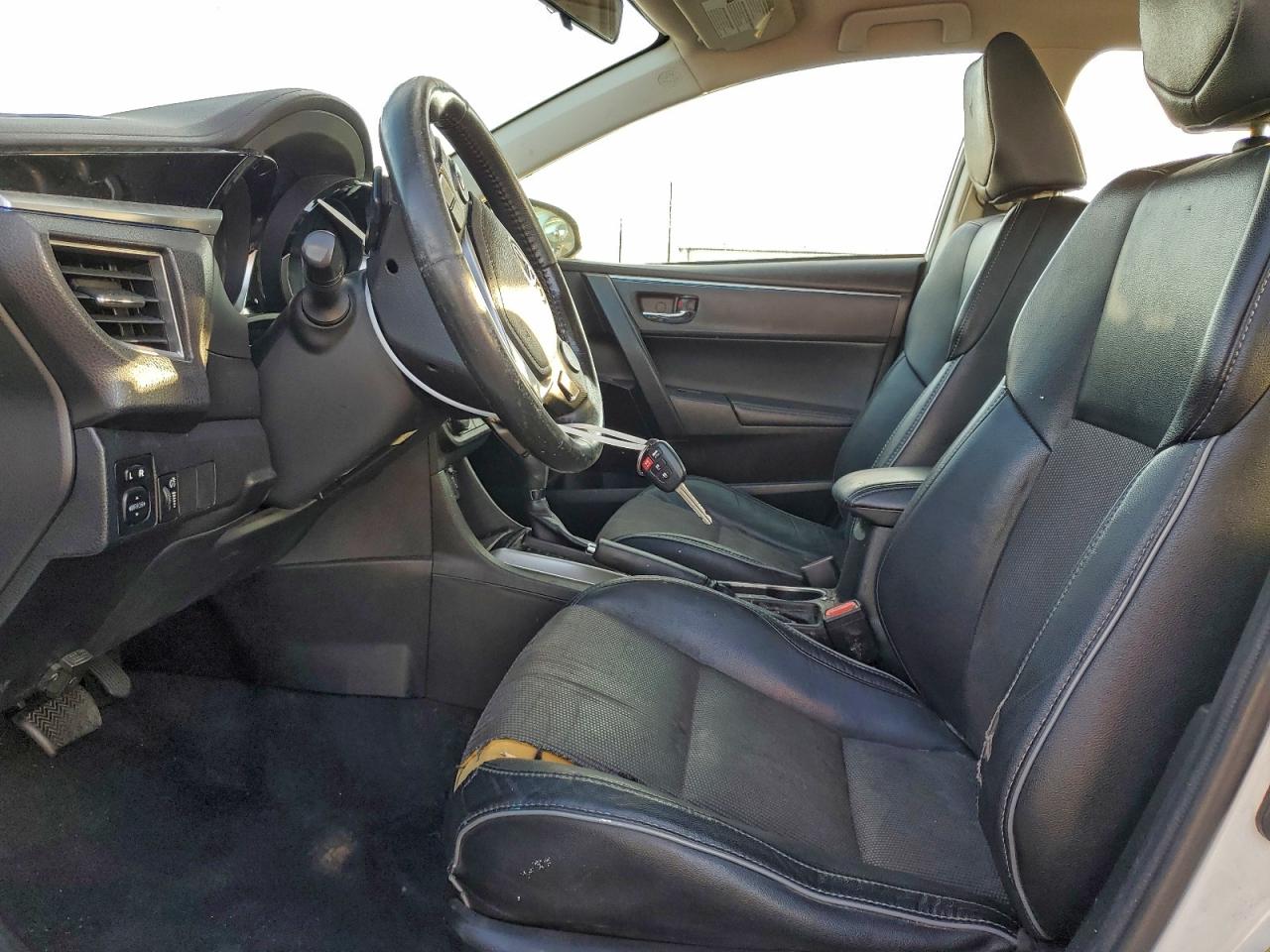 2014 TOYOTA COROLLA L photo 7