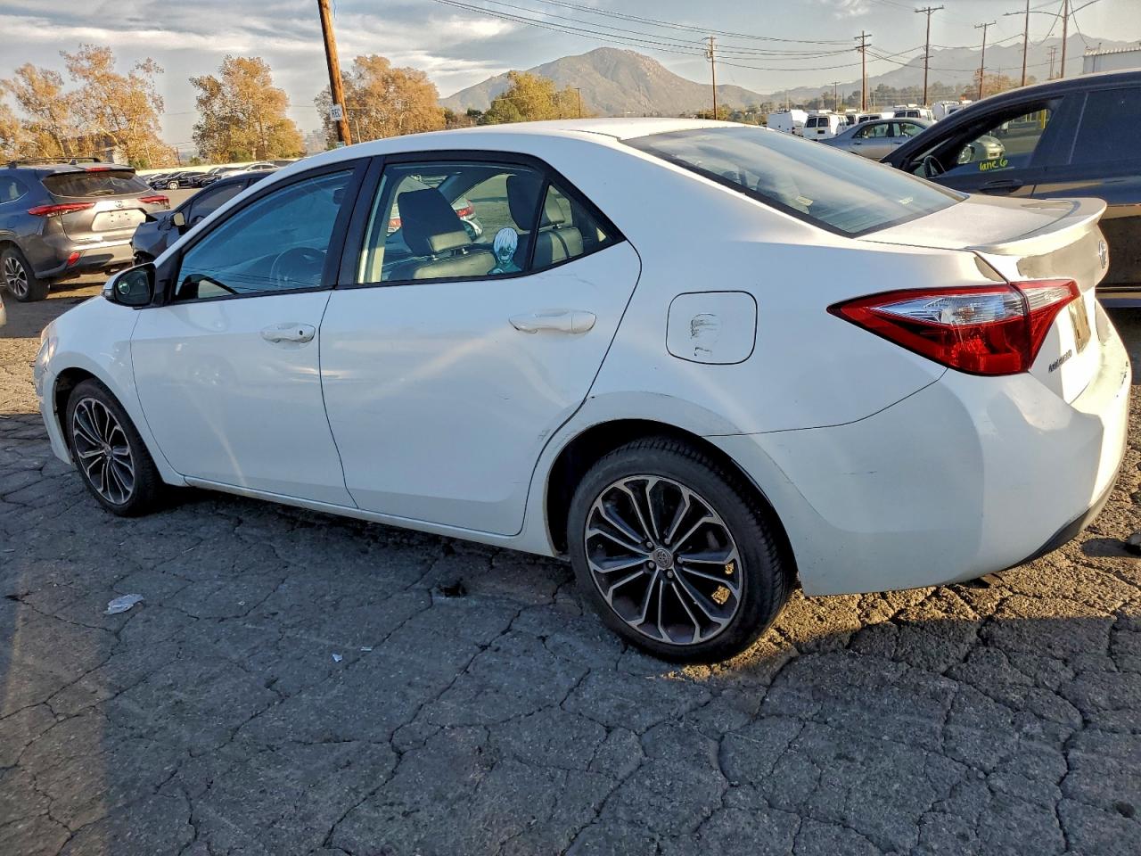2014 TOYOTA COROLLA L photo 2
