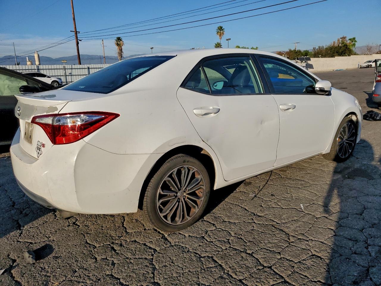 2014 TOYOTA COROLLA L photo 3