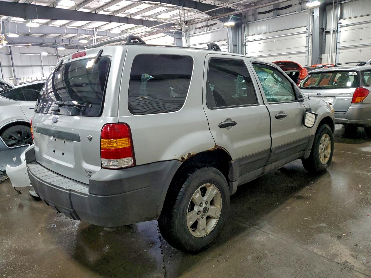 2005 FORD ESCAPE XLT photo 3