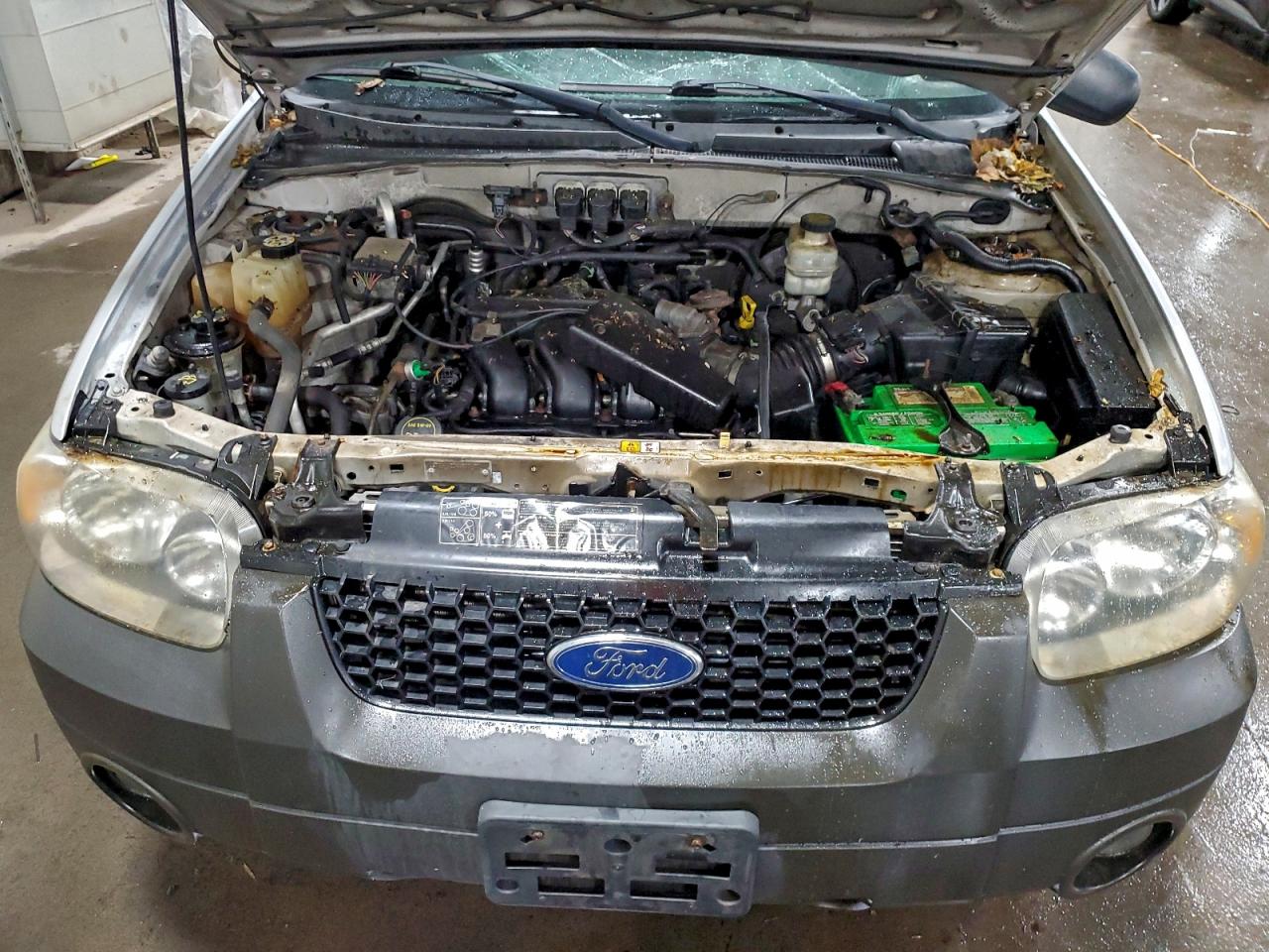 2005 FORD ESCAPE XLT photo 12