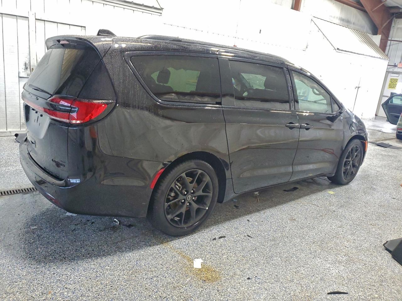 2026 CHRYSLER PACIFICA LIMITED photo 3