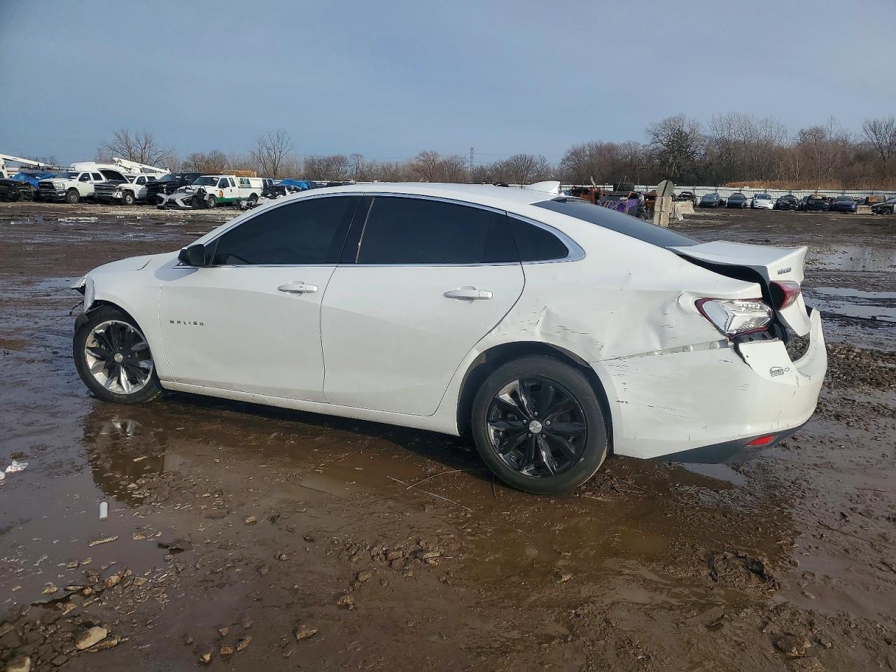 2021 CHEVROLET MALIBU LT photo 2