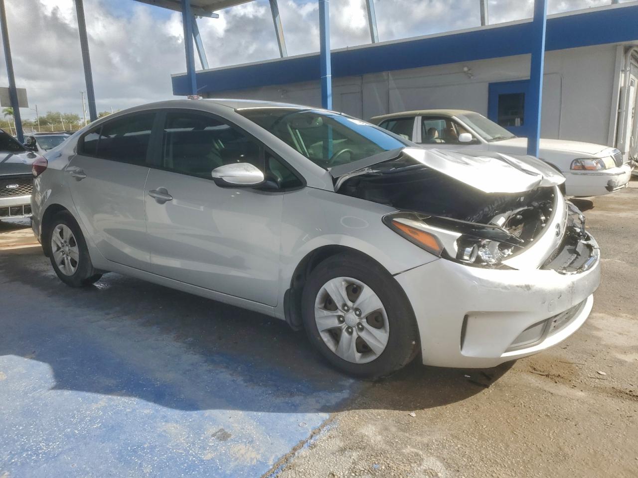 2017 KIA FORTE LX photo 4