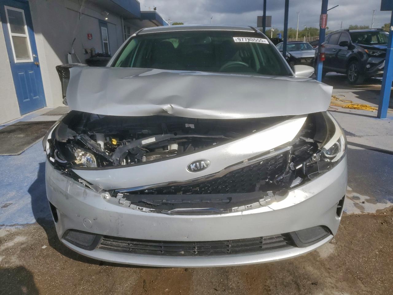 2017 KIA FORTE LX photo 5