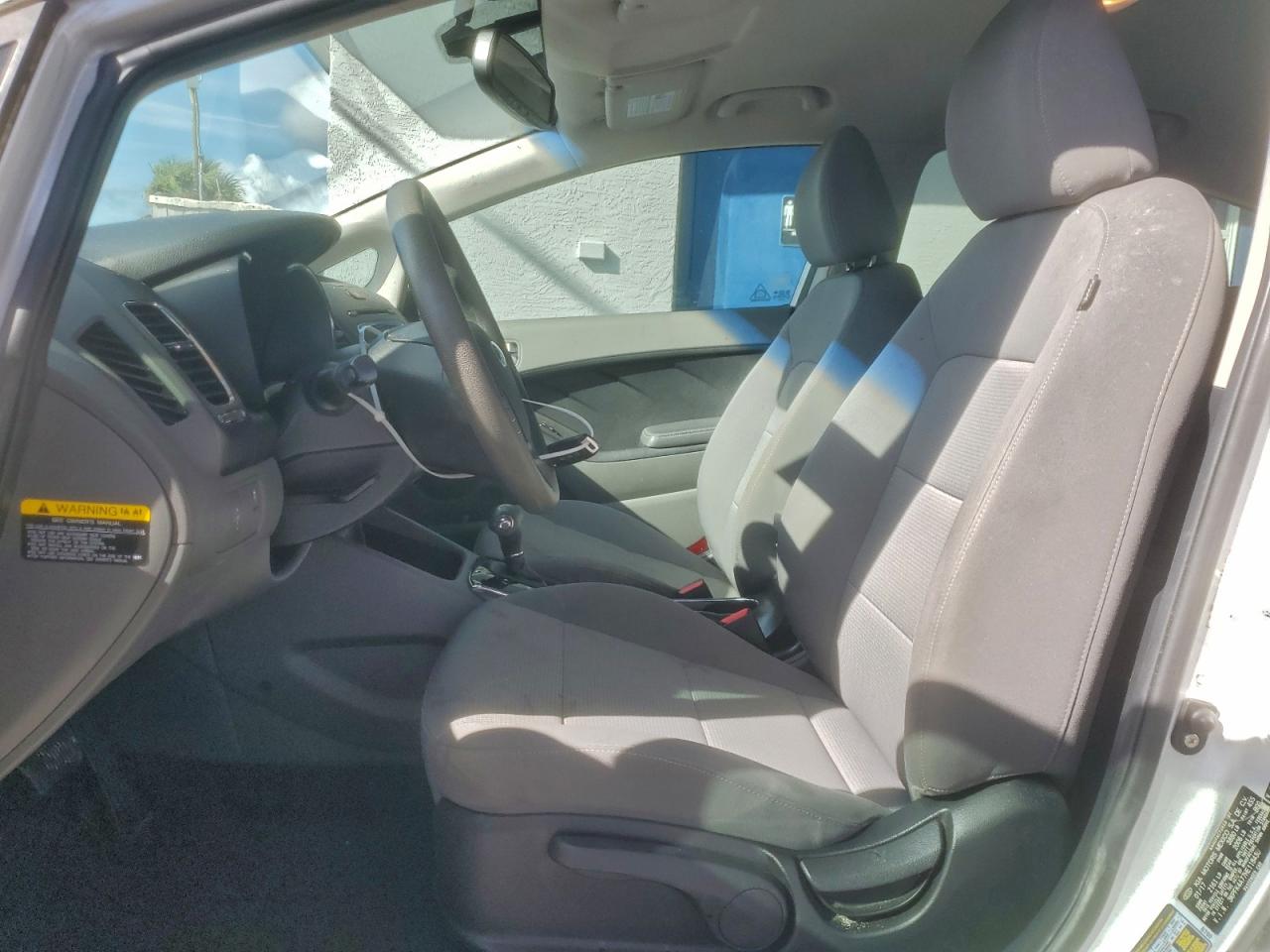 2017 KIA FORTE LX photo 7