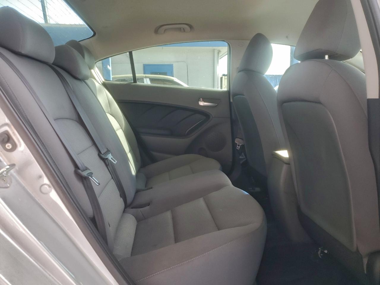 2017 KIA FORTE LX photo 10