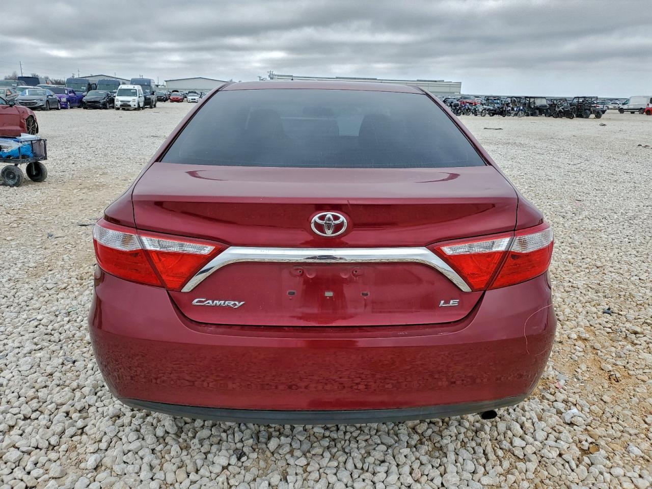 2017 TOYOTA CAMRY LE photo 6