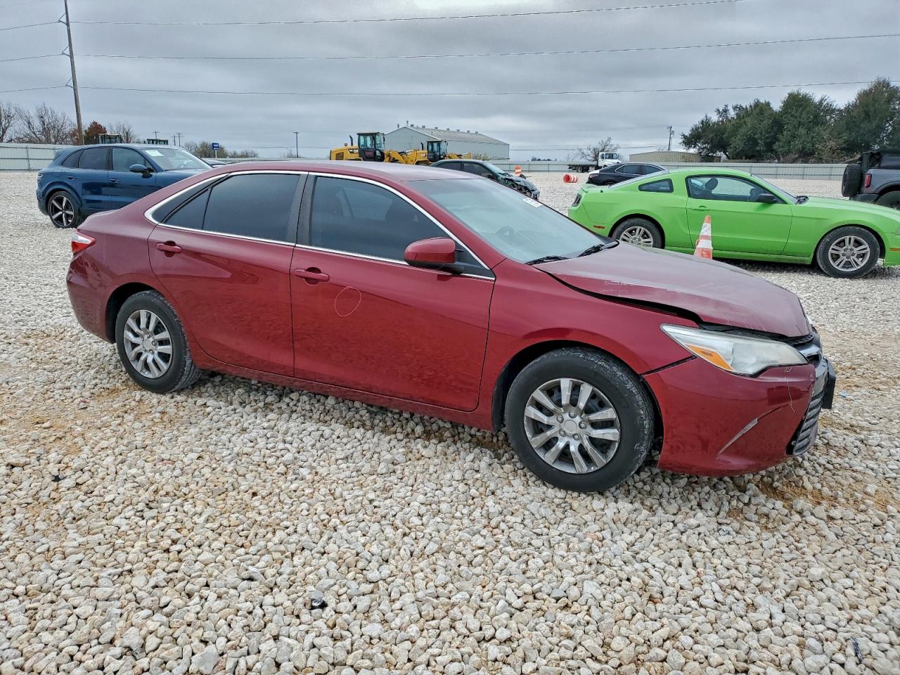 2017 TOYOTA CAMRY LE photo 4