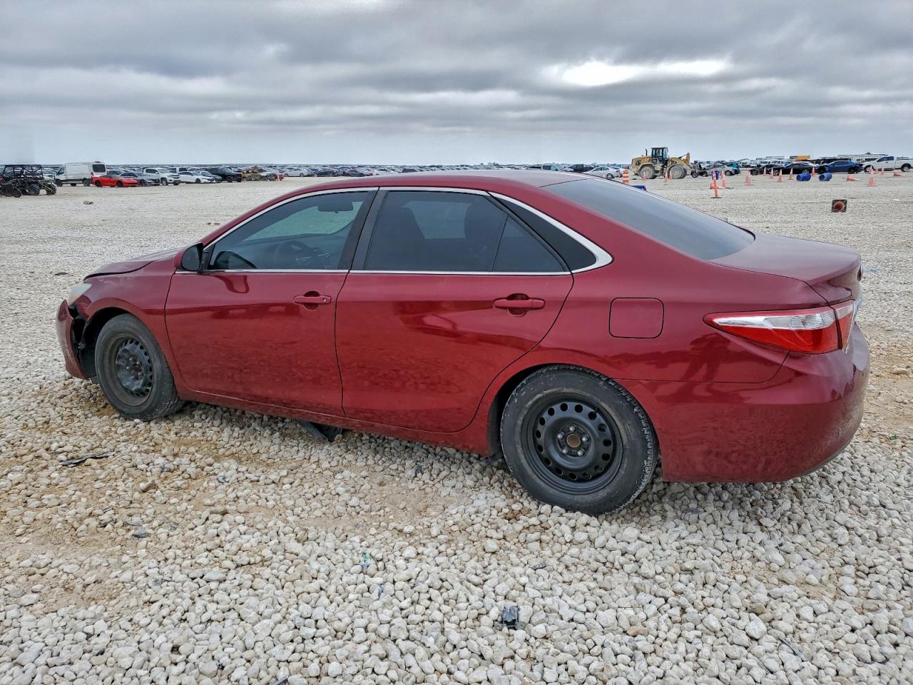 2017 TOYOTA CAMRY LE photo 2
