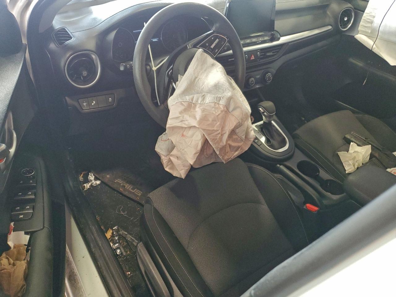2023 KIA FORTE LX photo 8