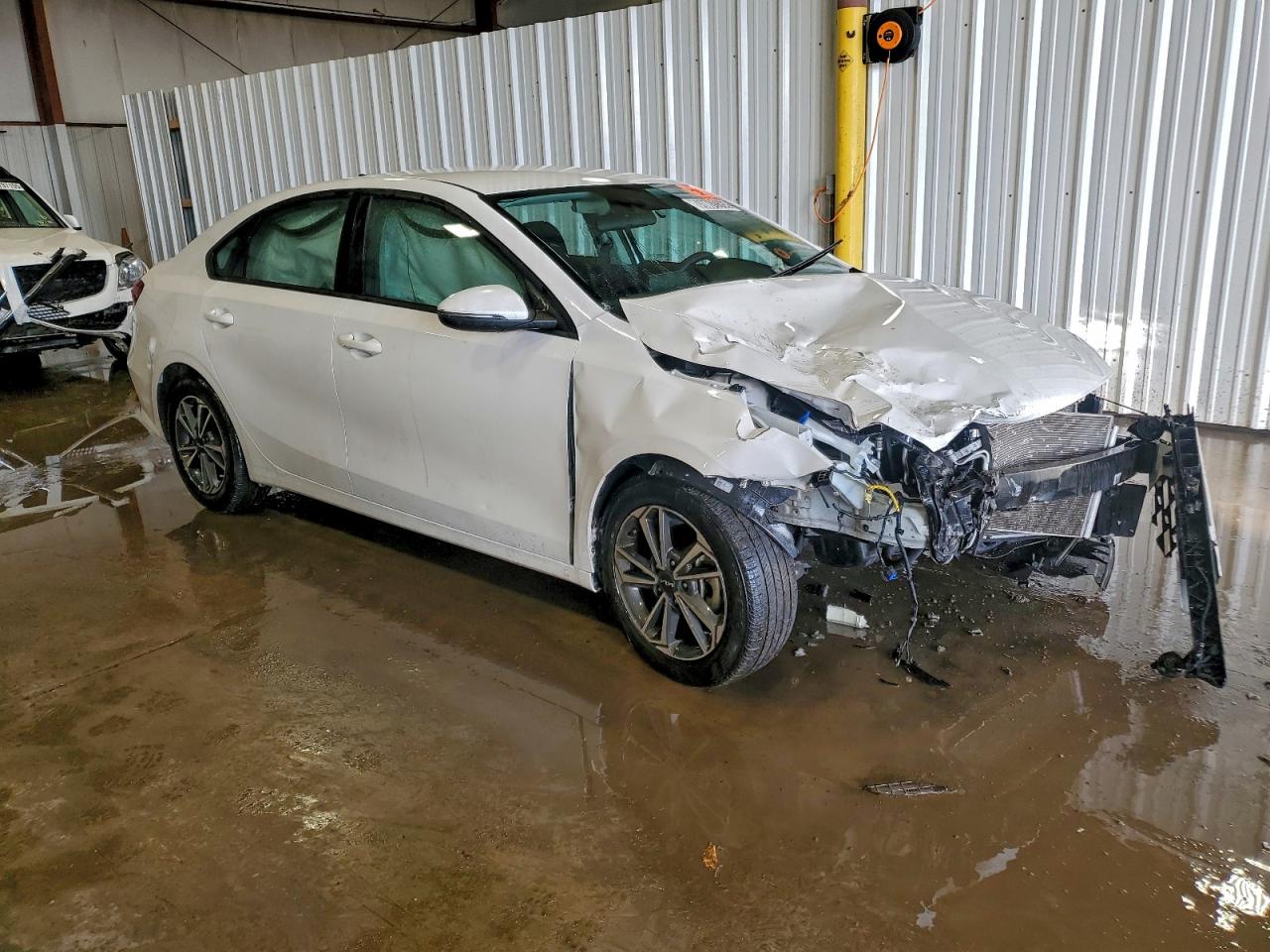 2023 KIA FORTE LX photo 4