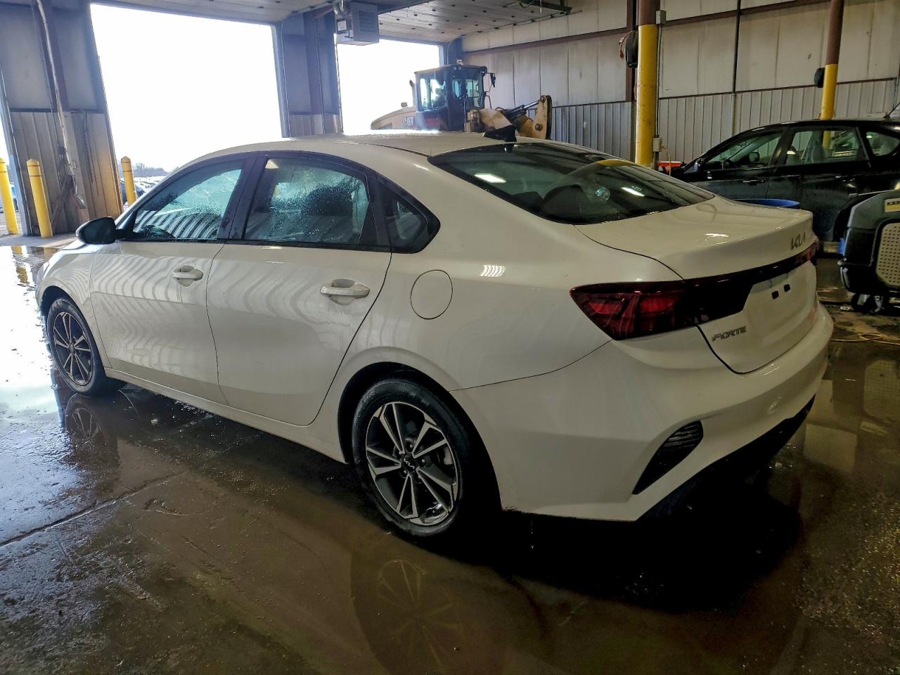 2023 KIA FORTE LX photo 2