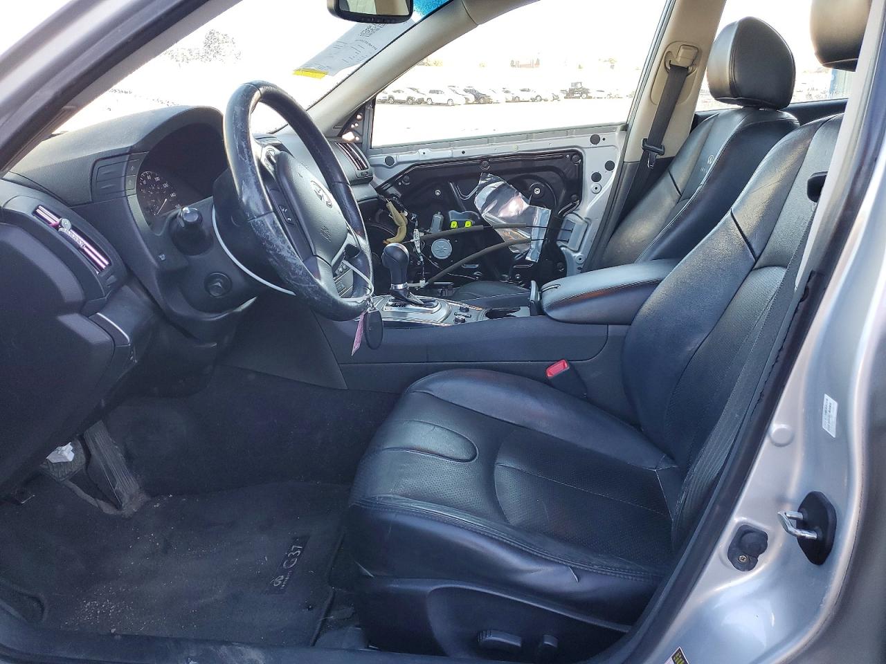 2013 INFINITI G37 photo 13