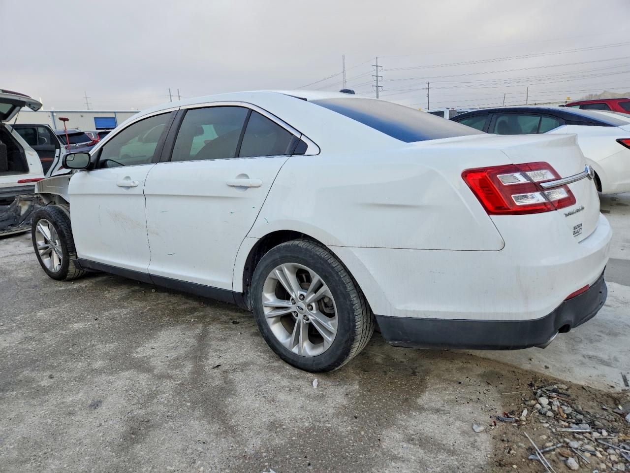 2014 FORD TAURUS SEL photo 4