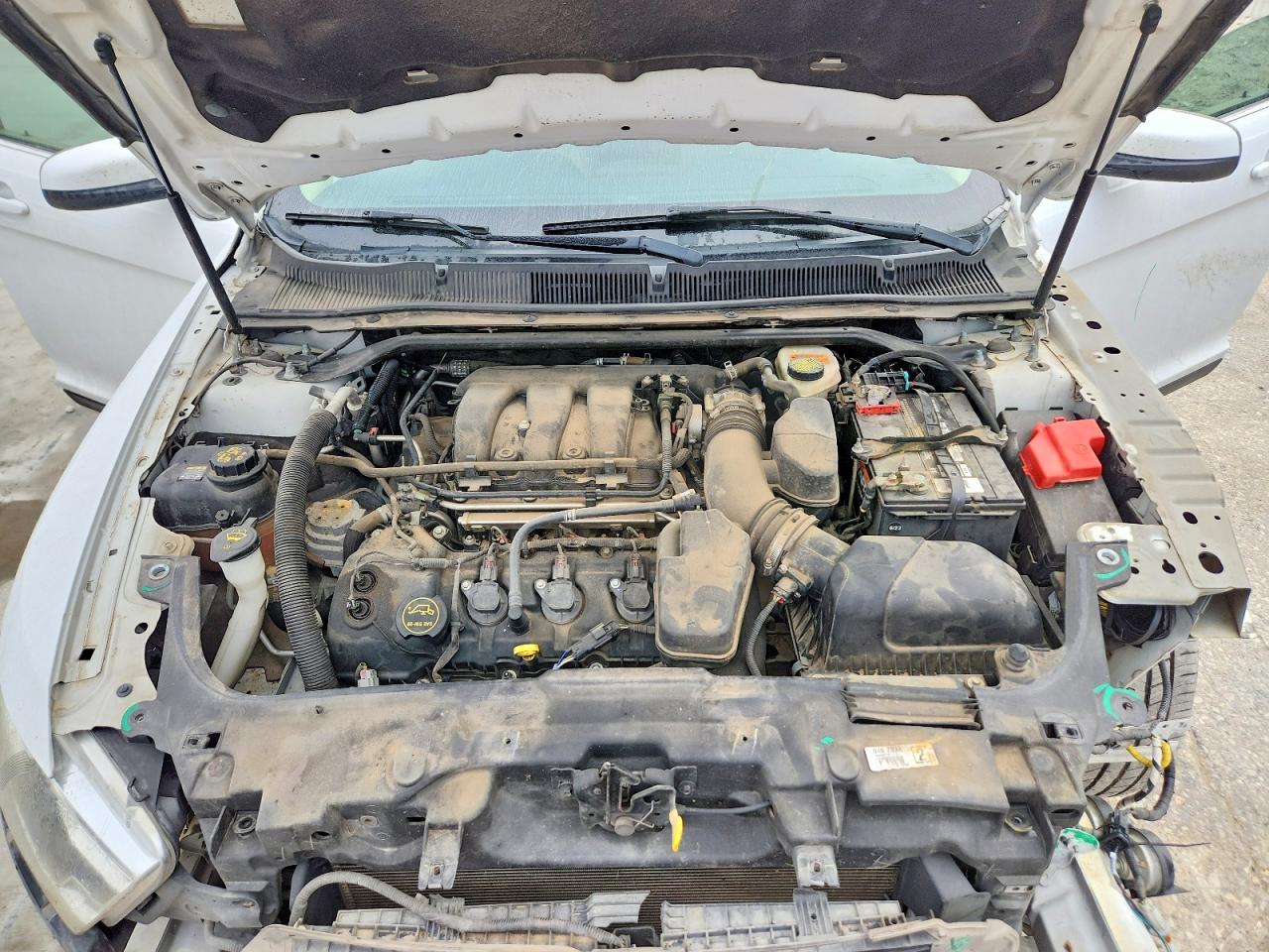 2014 FORD TAURUS SEL photo 31