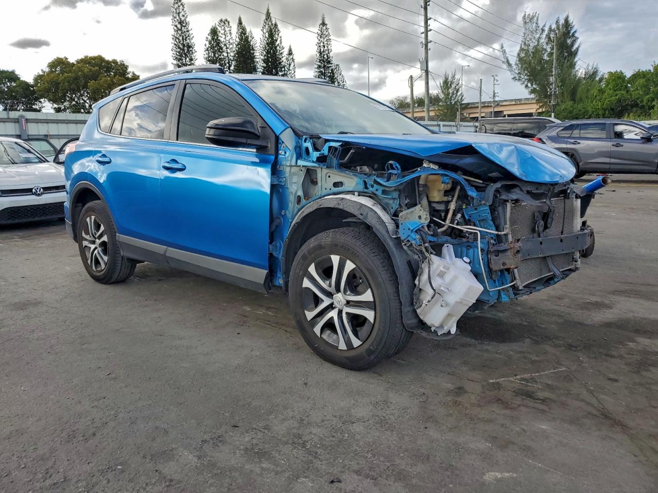 2018 TOYOTA RAV4 LE photo 7