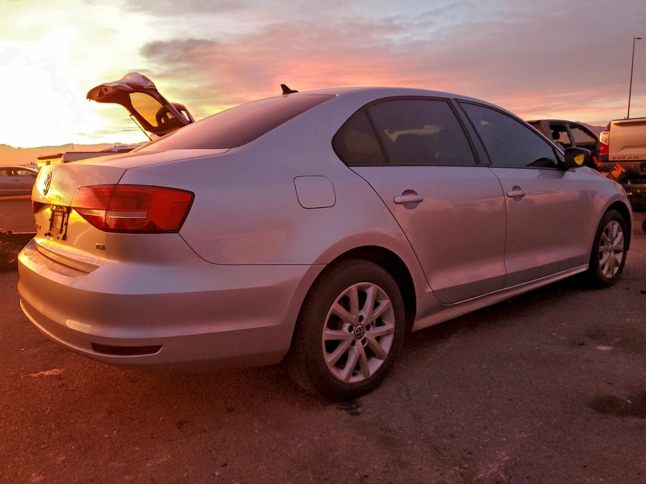 2015 VOLKSWAGEN JETTA SE photo 7