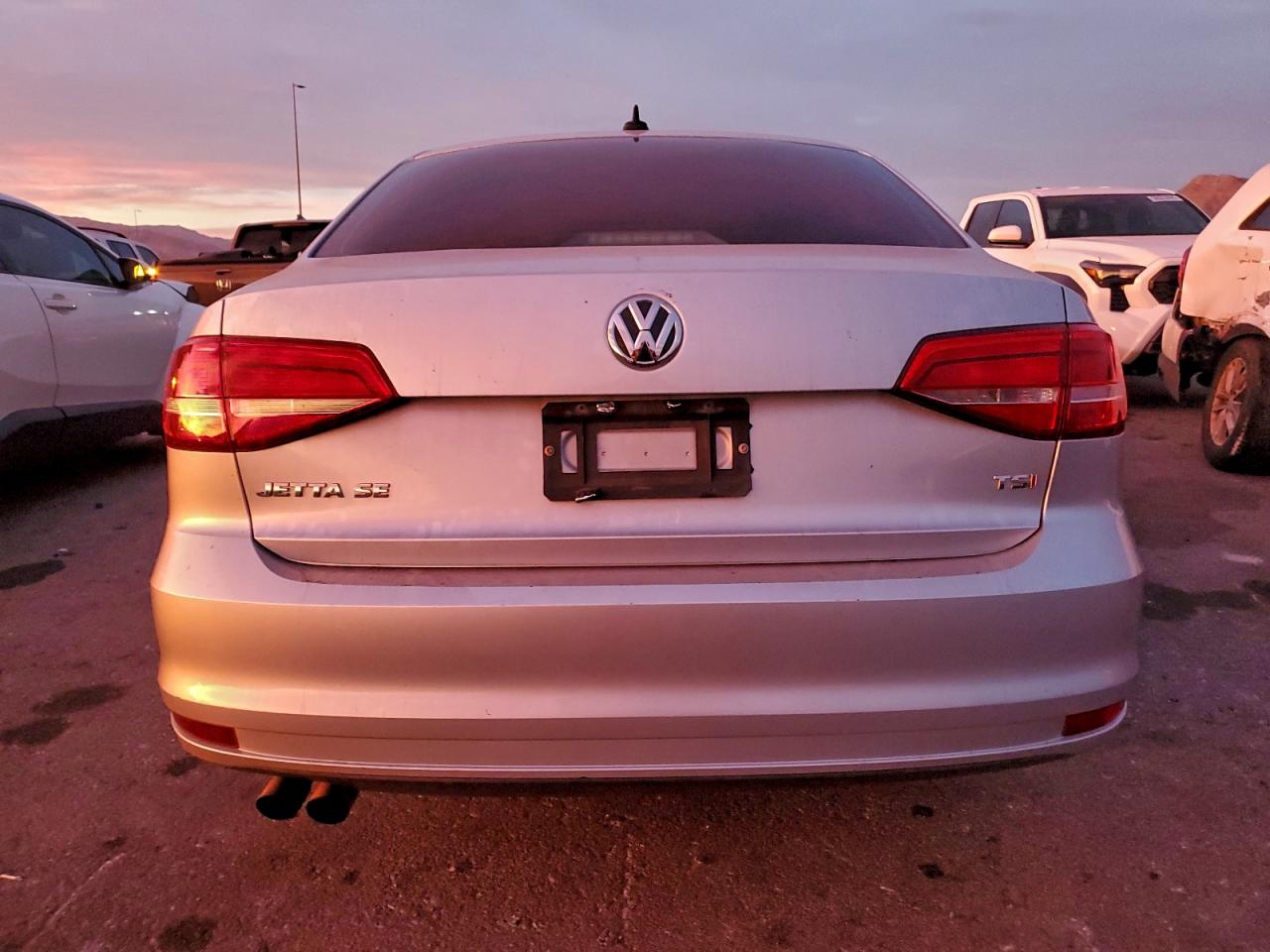 2015 VOLKSWAGEN JETTA SE photo 16