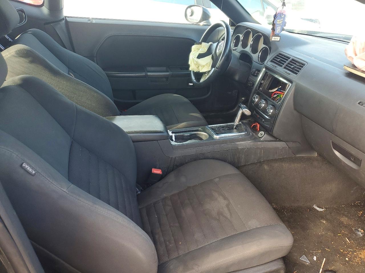 2012 DODGE CHALLENGER SXT photo 10