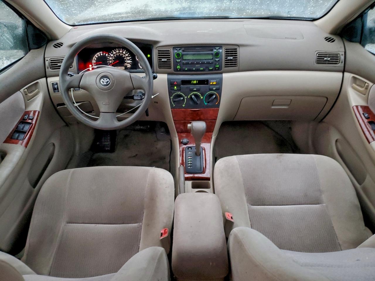 2005 TOYOTA COROLLA CE photo 8