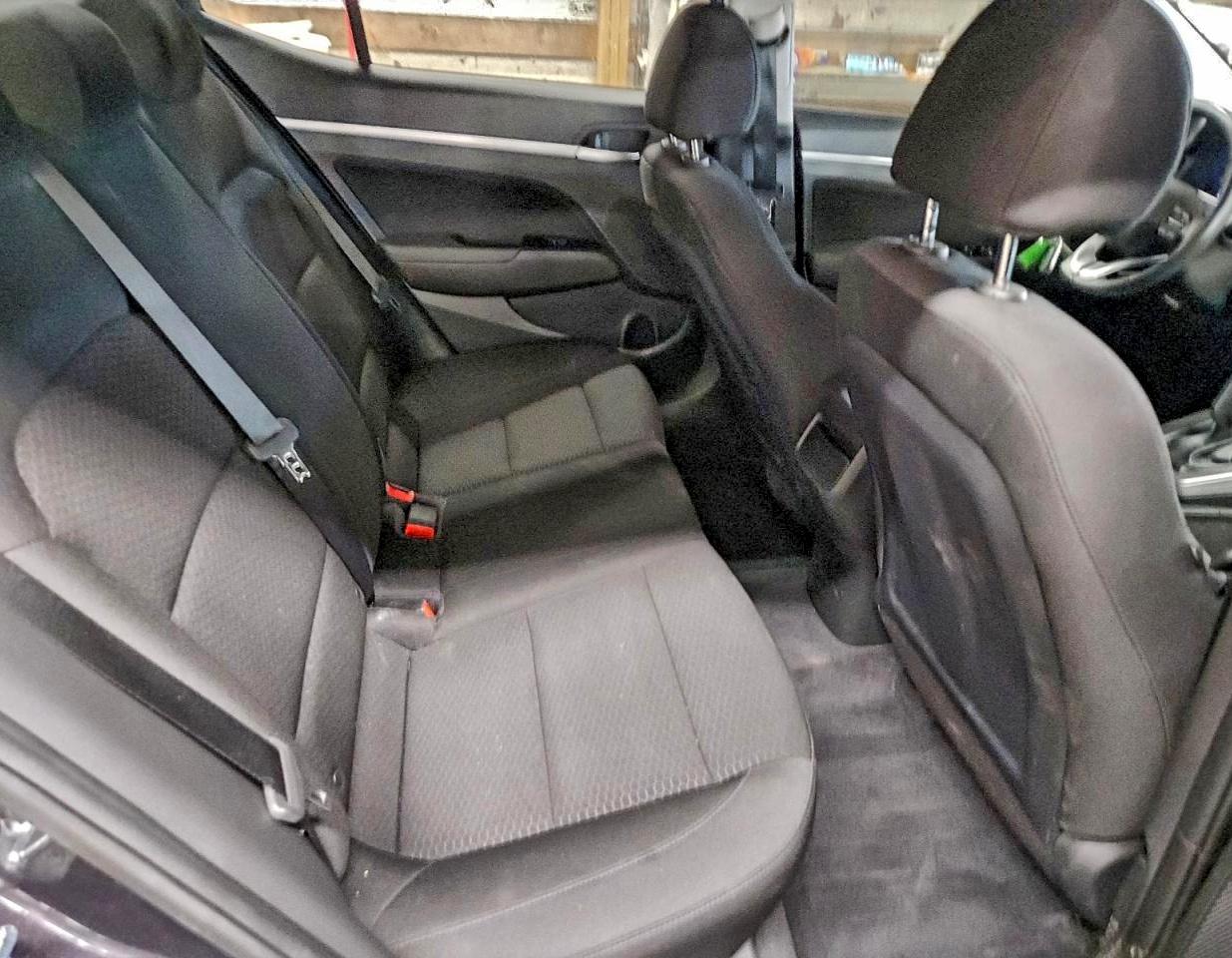 2020 HYUNDAI ELANTRA SEL photo 4