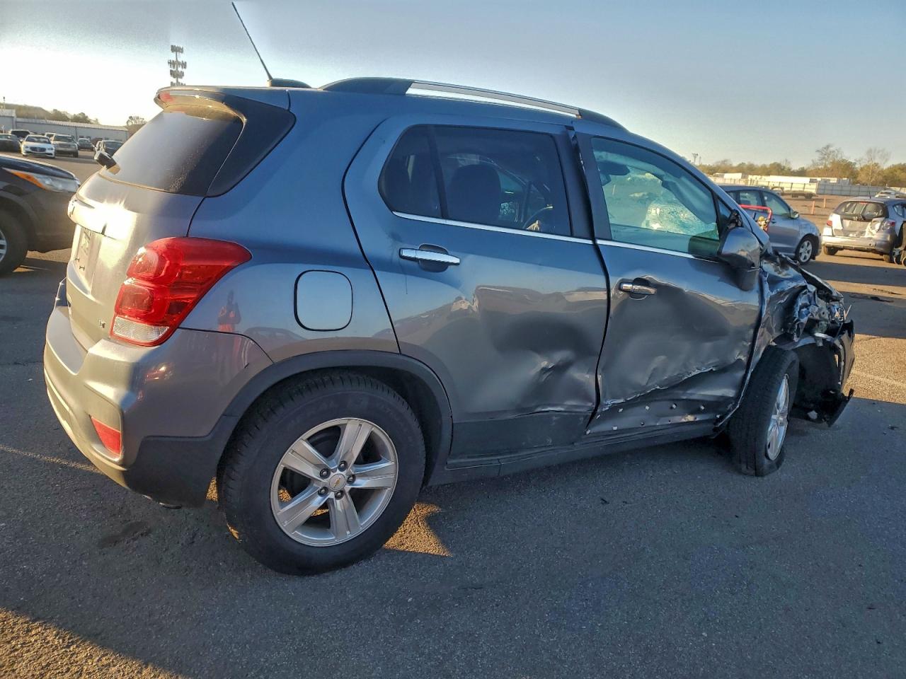 2019 CHEVROLET TRAX 1LT photo 3