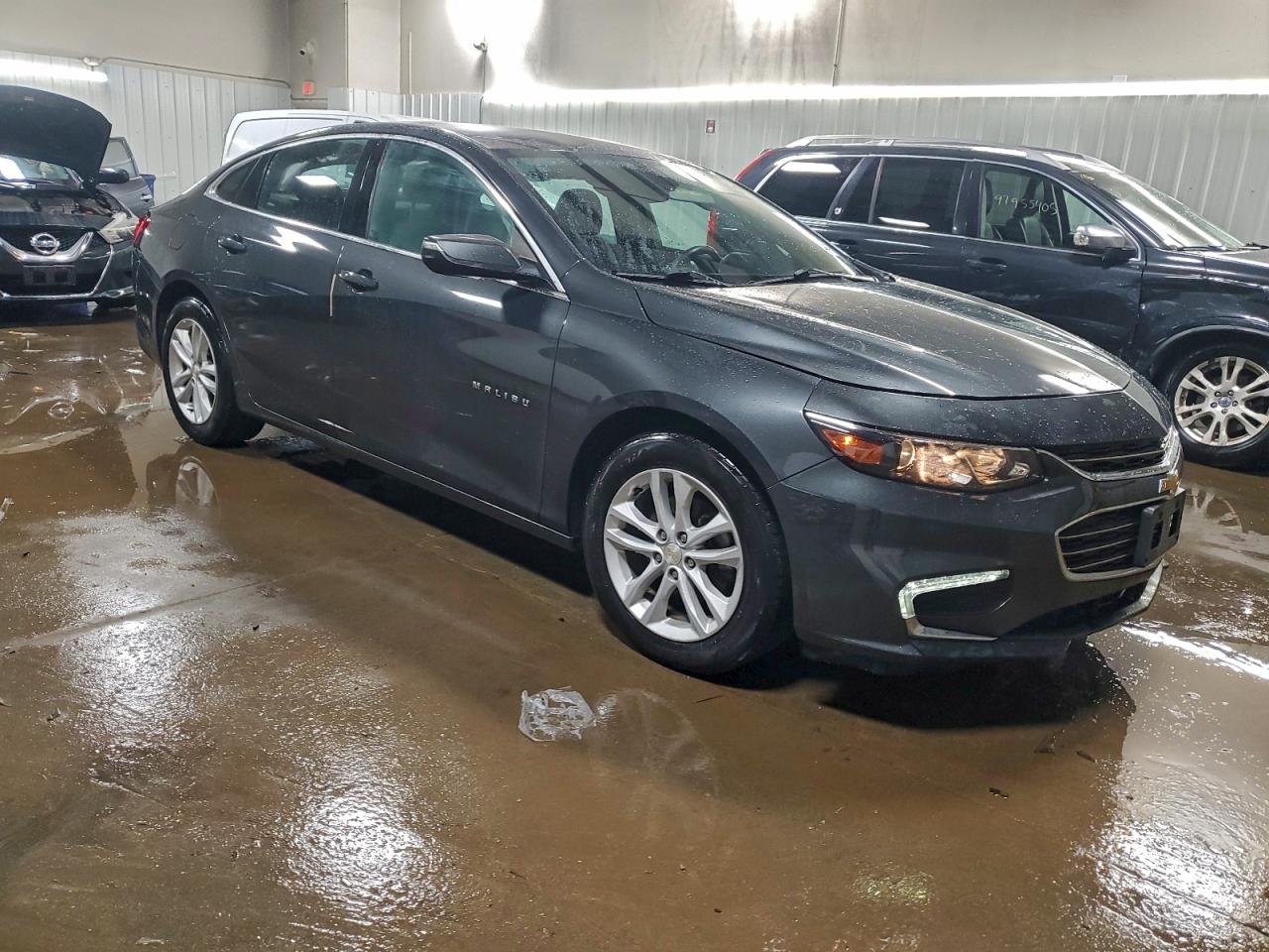 2017 CHEVROLET MALIBU LT photo 4