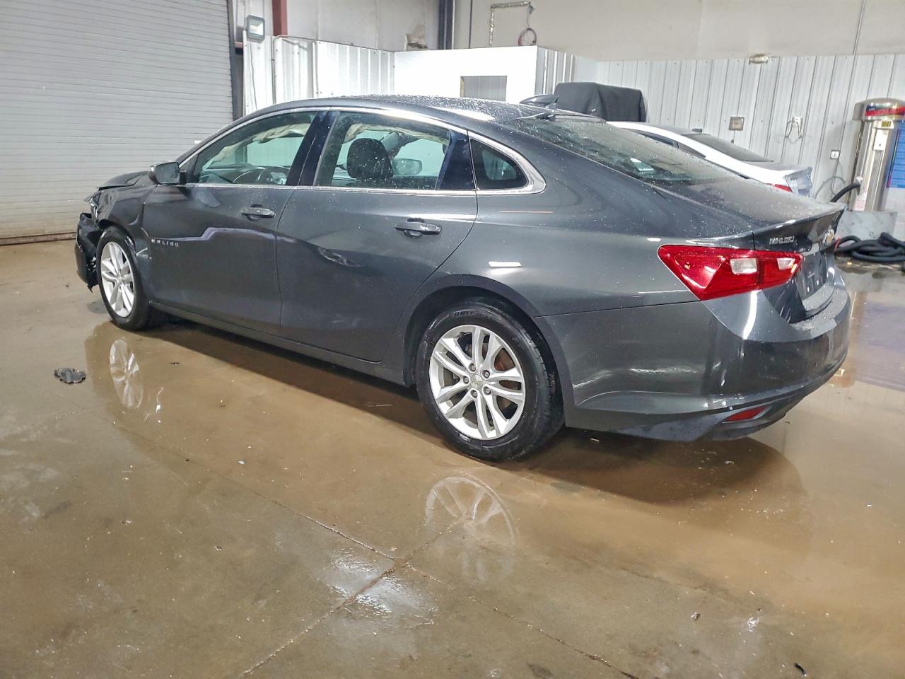 2017 CHEVROLET MALIBU LT photo 2