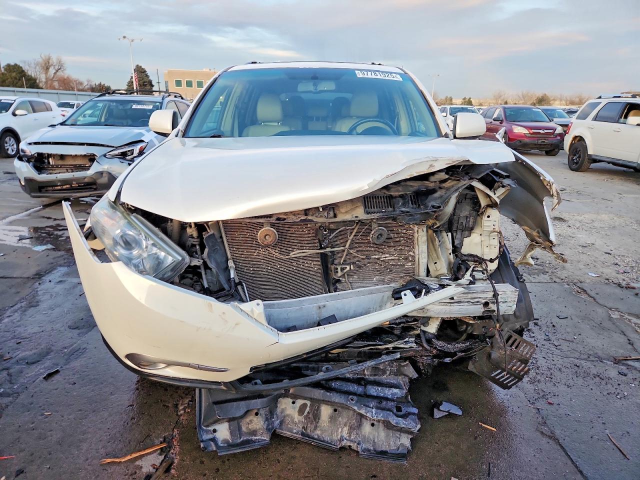 2012 TOYOTA HIGHLANDER BASE photo 5