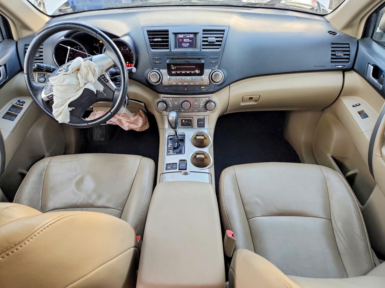 2012 TOYOTA HIGHLANDER BASE photo 8