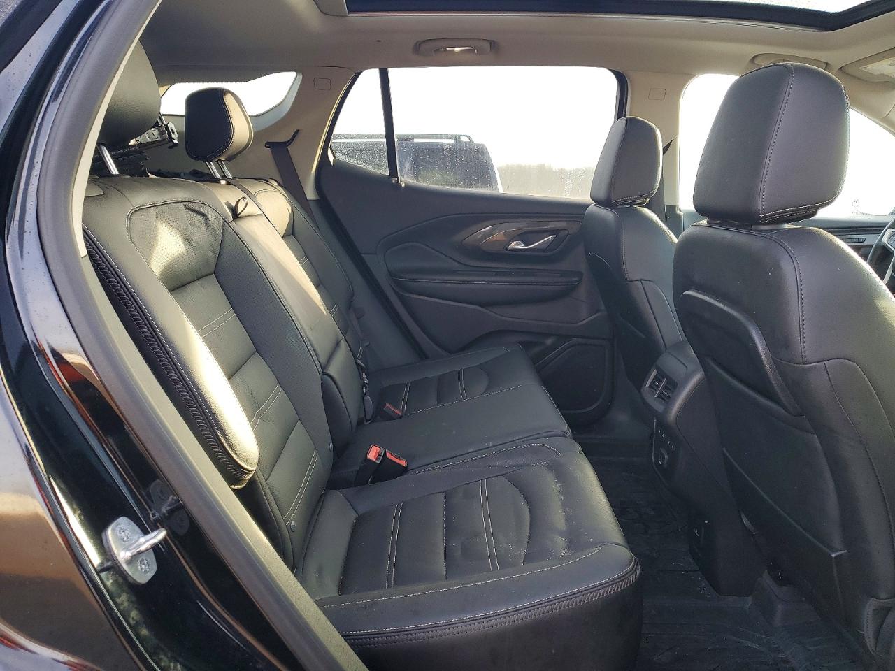 2024 GMC TERRAIN DENALI photo 21