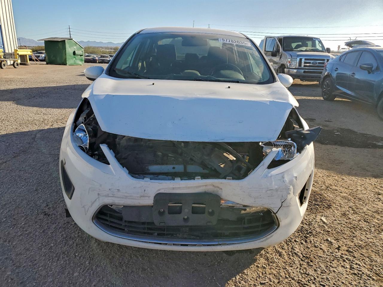 2011 FORD FIESTA SE photo 5