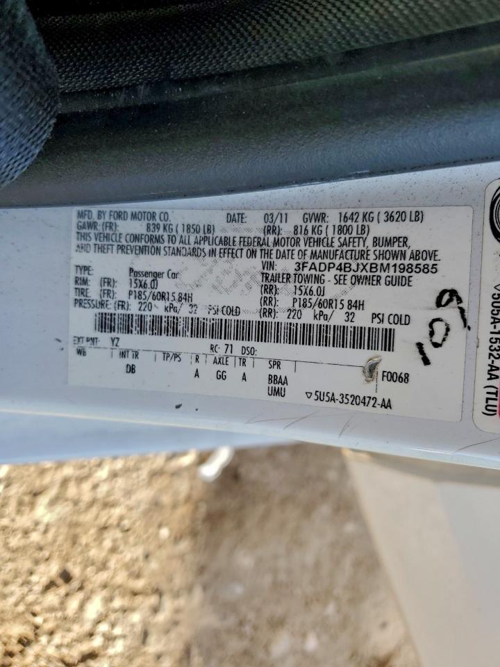 2011 FORD FIESTA SE photo 12