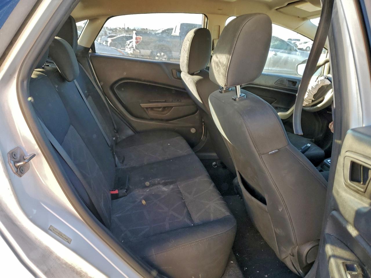 2011 FORD FIESTA SE photo 10