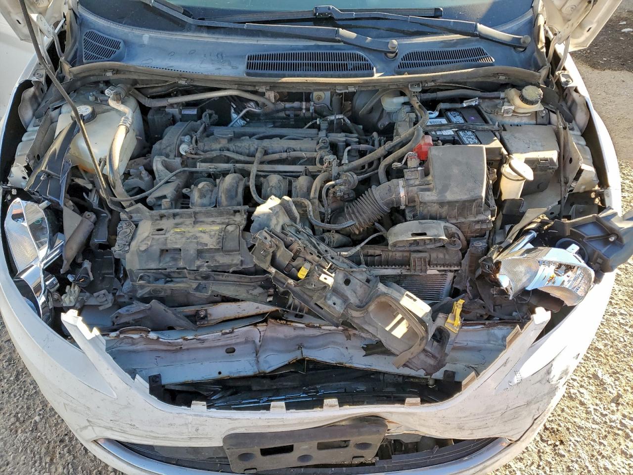 2011 FORD FIESTA SE photo 11