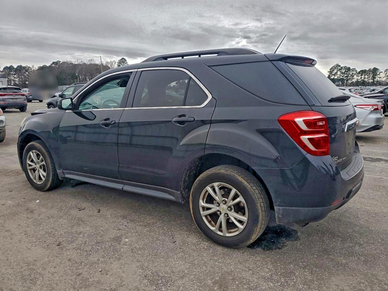 2017 CHEVROLET EQUINOX LT photo 2