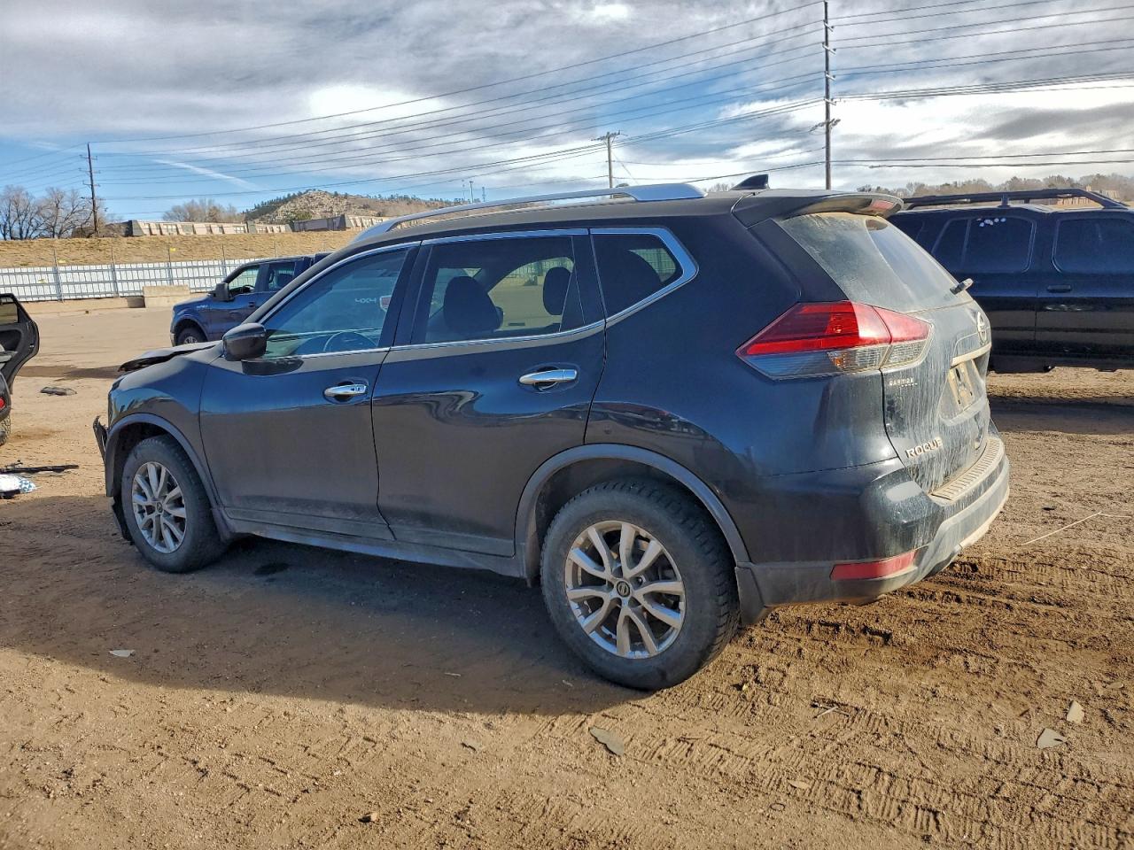 2017 NISSAN ROGUE S photo 2