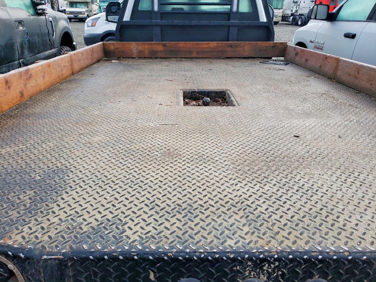 2024 FORD F350 SUPER DUTY TRUCK CAB AND CHASSIS photo 28