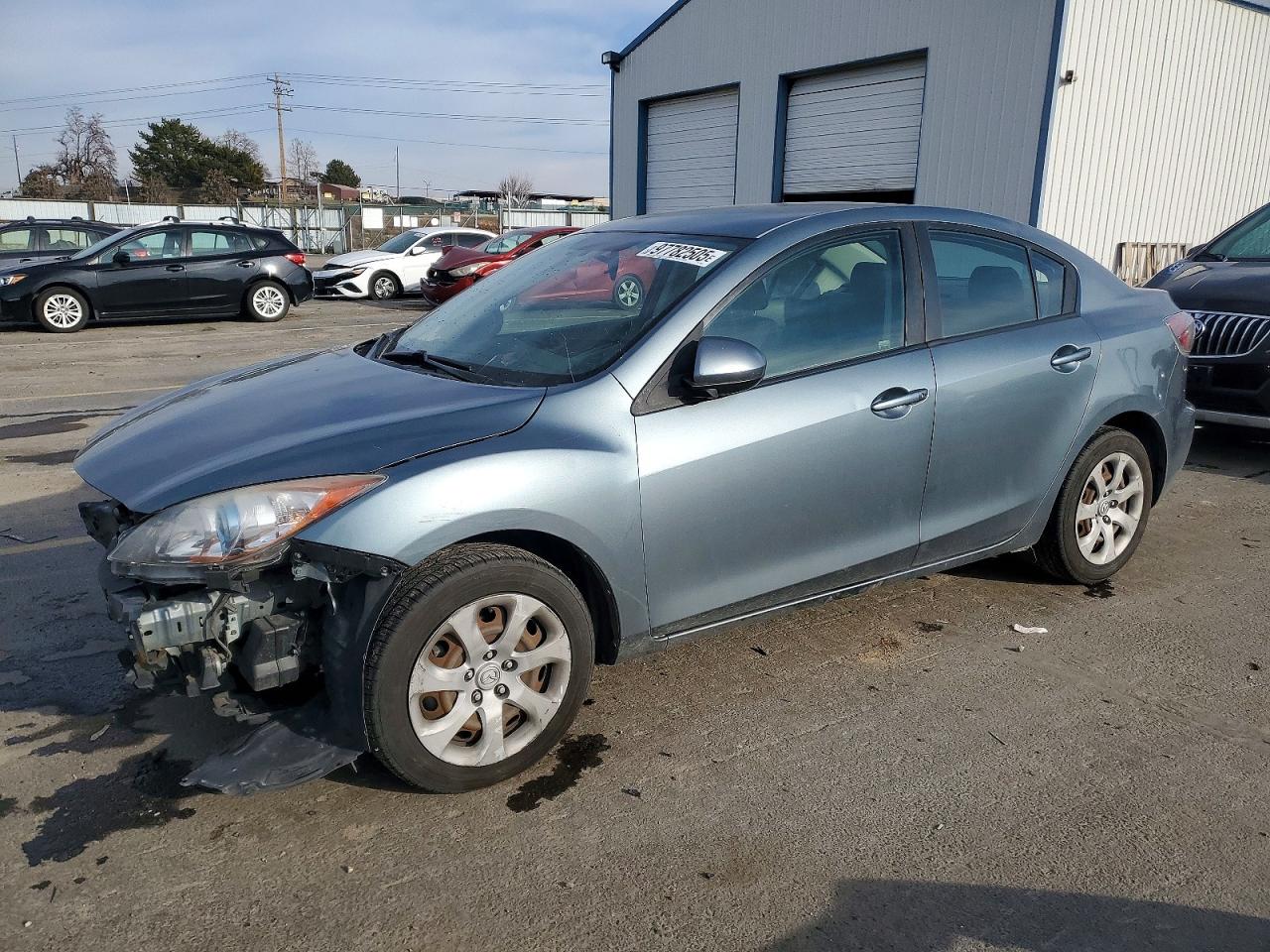 2013 MAZDA 3