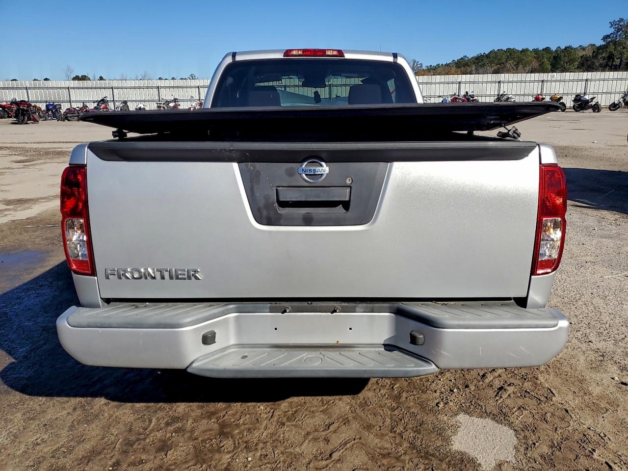 2019 NISSAN FRONTIER S photo 11