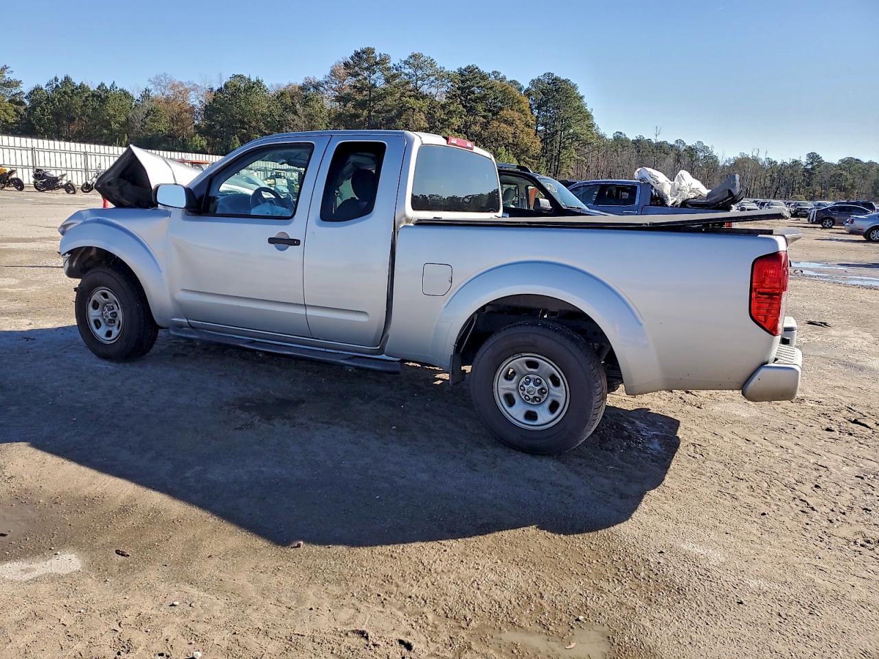 2019 NISSAN FRONTIER S photo 3