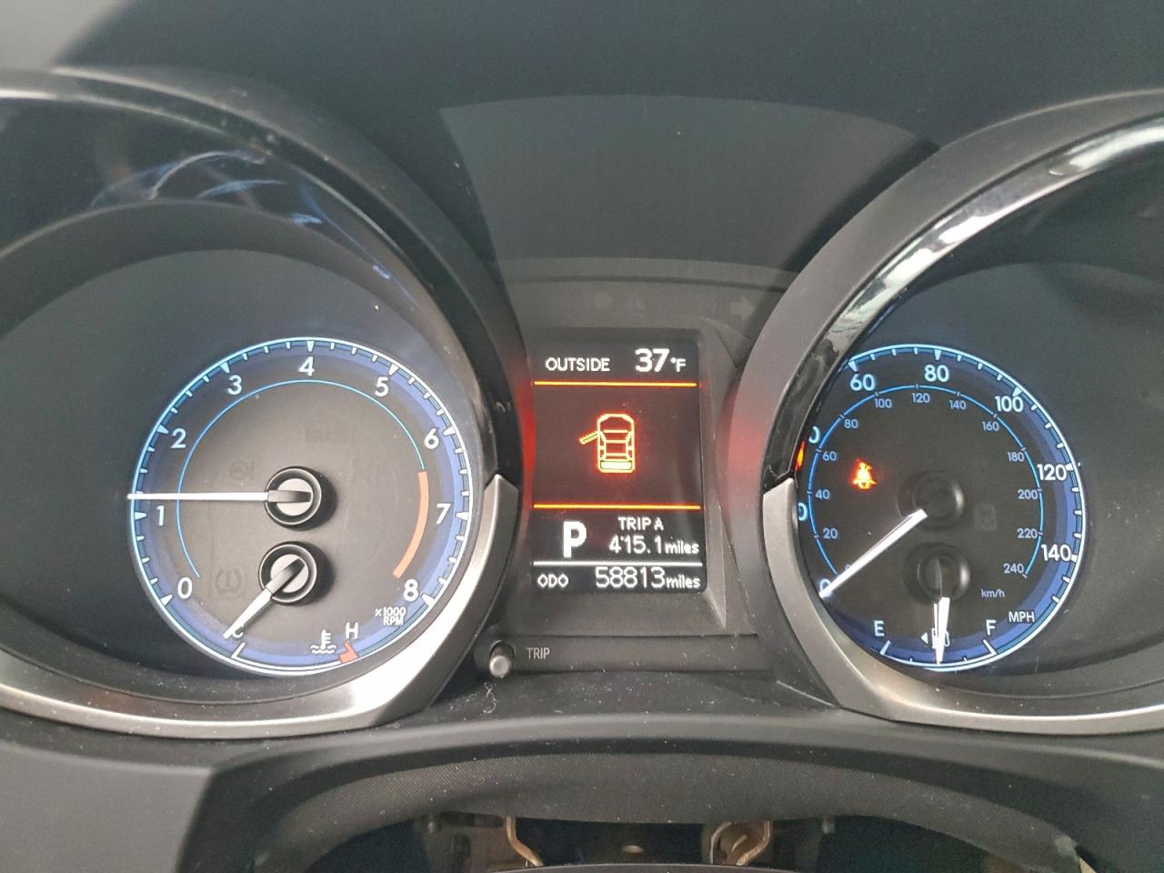 2015 TOYOTA COROLLA L photo 9