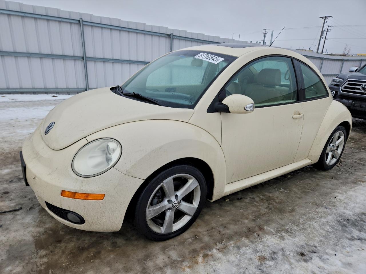 2006 VOLKSWAGEN NEW BEETLE
