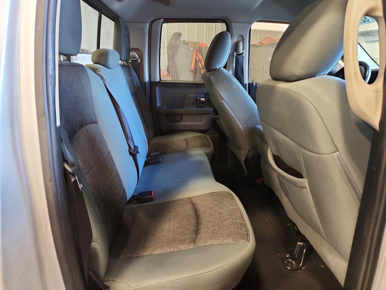 2014 RAM 1500 SLT photo 28